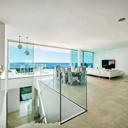 Stunning Da Luz - Lagos Supreme - 4 Bedrooms - Stunning Sea Views And Ultra Modern - Algarve Villa Alagoas